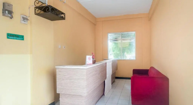 OYO 3146 Emerald Hill, Rezervovat Hotel Telukjambe West Java