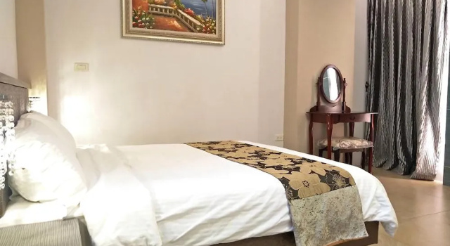 Farola Homestay, Забронировать Гостевой дом Отели Хуалянь с парковкой, рядом с Парк культуры, творчества и промышленности в Хуалянь, Парковка