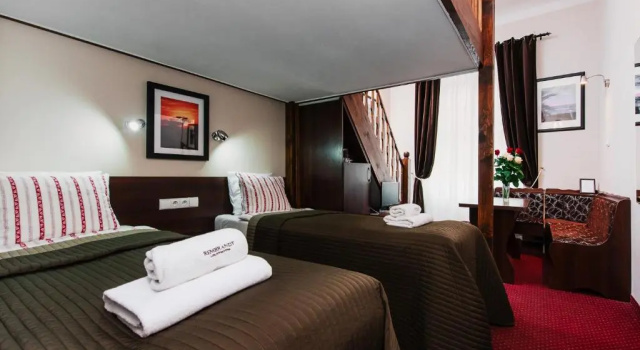 Четырёхместный номер Standard Дуплекс Rembrandt Aparthotel