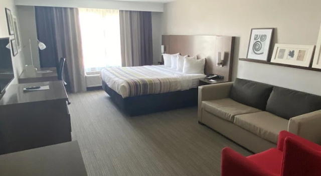Двухместный люкс Country Inn & Suites by Radisson, Council Bluffs, IA