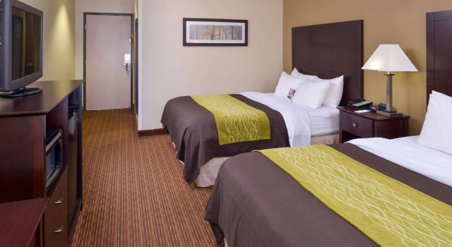 Четырёхместный номер Standard Holiday Inn Express & Suites Joplin Southeast by IHG