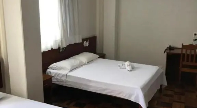 Трёхместный номер Deluxe с красивым видом из окна ACOMODARE HOTEL- SOB NOVA Direção