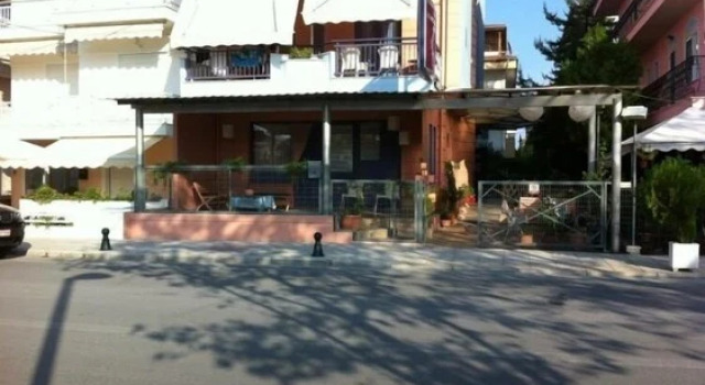 Penthesylia, Boek Hotel Methoni Pieria