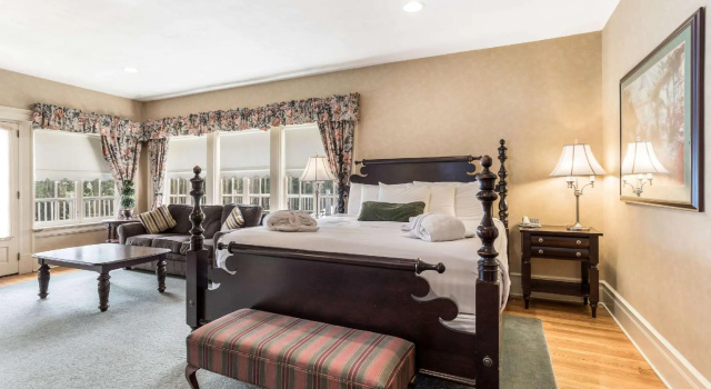 Двухместный люкс Traditions Hotel & Spa Johnson City - Binghamton, an Ascend Collection Hotel