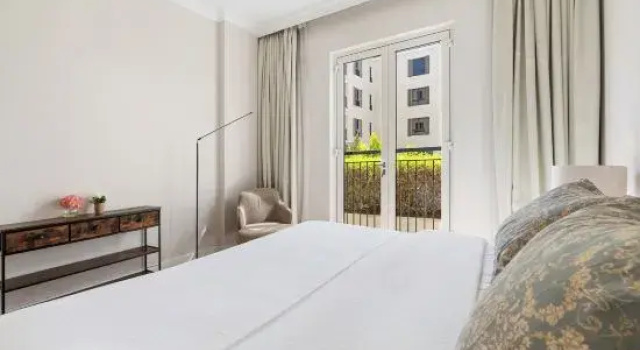 Stylish 2BR with Beach Access, Забронировать Апартаменты/квартира Дубай Эмират Дубай