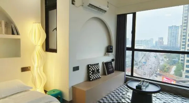 Люкс Youmi Homestay (Hanshou Wanda Plaza)