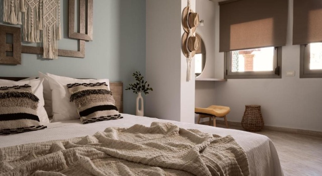 Laura Suites