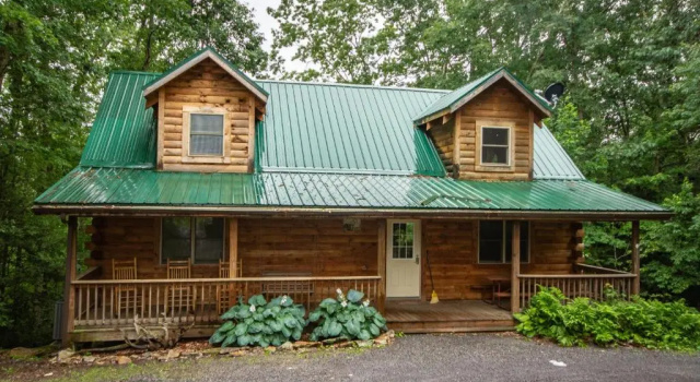 Коттедж с 3 комнатами Country Road Cabins