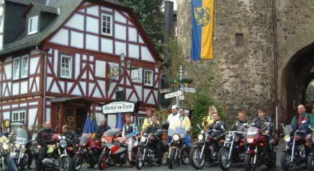 Gasthof Am Turm, Забронировать Отель Браунфельс Таунус