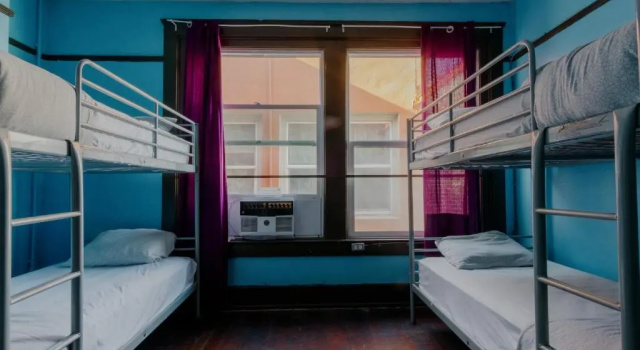 Кровать в общем номере Lucky D's Youth and Traveler's Hostel