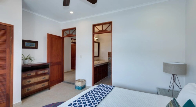 Great 3rd Floor Condo in Seaside Community