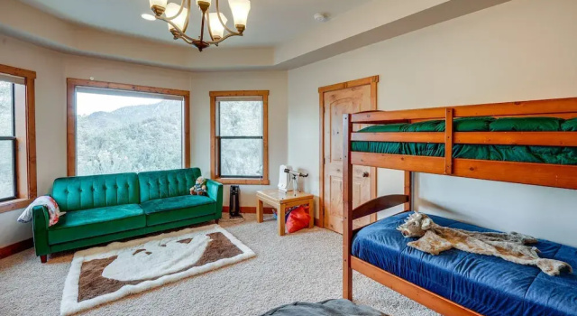 Pine Mountain Club Cabin w/ Private Deck & Views!