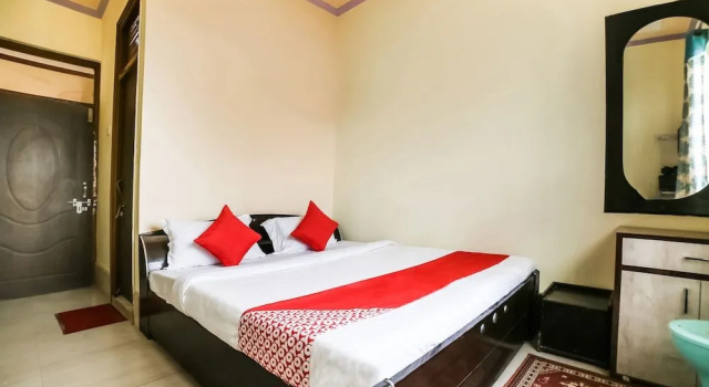 Oyo 44660 Muni Ji Restaurant And Hotel, Забронировать Отель Отели Коси 3 звезды, 3*