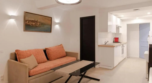Air-conditioned furnished studio in a quiet area in the Viel Antibes, Забронировать Апартаменты/квартира Отели Приморских Альпы с парковкой, Парковка