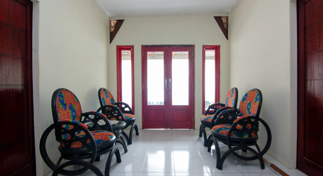 Joglo Guest House Syariah by OYO Rooms, Varaa Matkakoti Tegal Central Java
