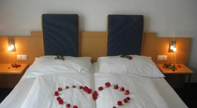 Hotel Garni Sonnenhof, Rezervovat Hotel Lutzmannsburg 
