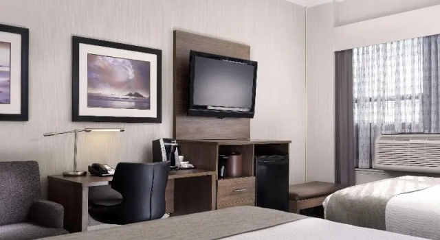Номер Standard с красивым видом из окна BEST WESTERN PLUS Carlton Plaza Hotel