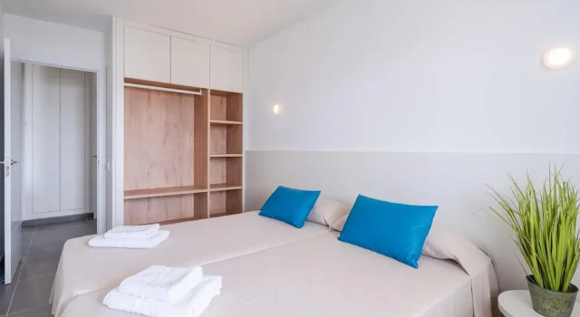 Chic Stay by the Beach, Забронировать Дом для отпуска Коттеджи Камбрильс, Коттедж