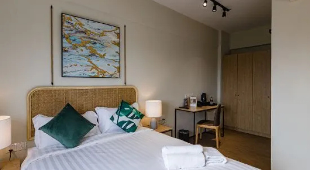 Полулюкс Urban Living Residence