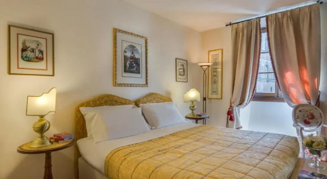 Полулюкс La Casa Del Garbo - Luxury Rooms & Suite