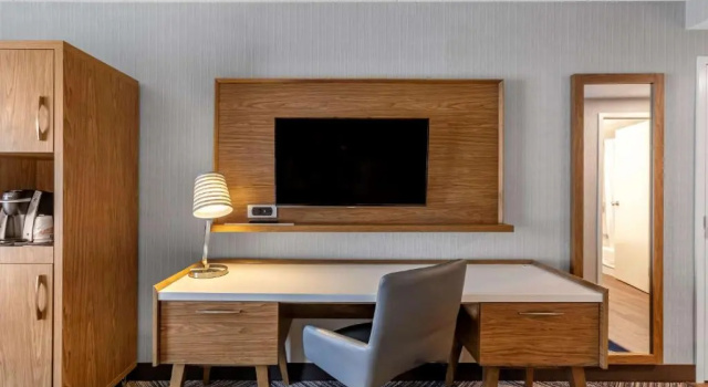Четырёхместный номер Standard с видом на улицу Comfort Inn