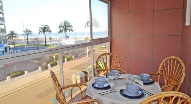 Апартаменты с 2 комнатами CAPRI GANDIA PRIMERA LÍNEA - Alquiler solo familias