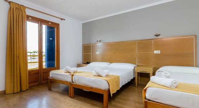 Трёхместный номер Standard с балконом Hotel Bellavista