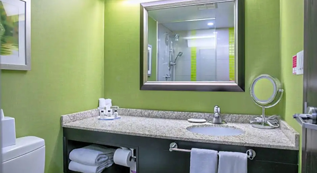 Люкс Crowne Plaza Kitchener-Waterloo by IHG