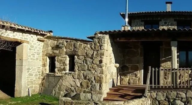 Casas Rurales Alaia y Fátima, Varaa Hotelli Fresnadillo Espanja