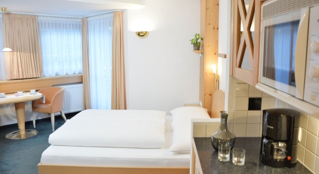 Студия с балконом Appartements Aurikel Corso