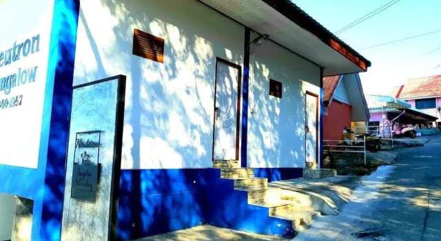 Oyo 1090 Neutron Bungalow, Reservar Hotel Ko Si Chang Chon Buri Province