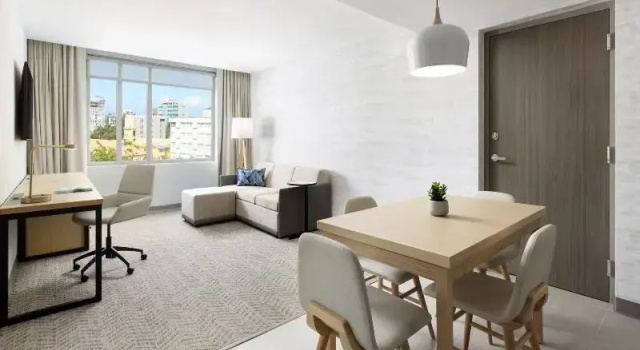 Четырёхместный люкс c 1 комнатой Residence Inn by Marriott San Juan Isla Verde