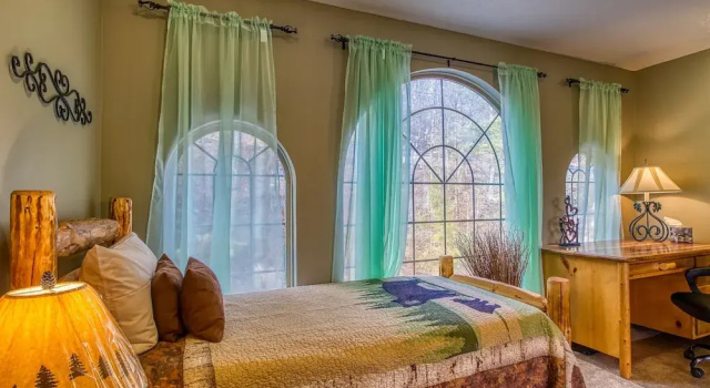 Tree Tops by HoneyBear Cabins, Забронировать Дом для отпуска Гатлинберг Great Smoky Mountains National Park