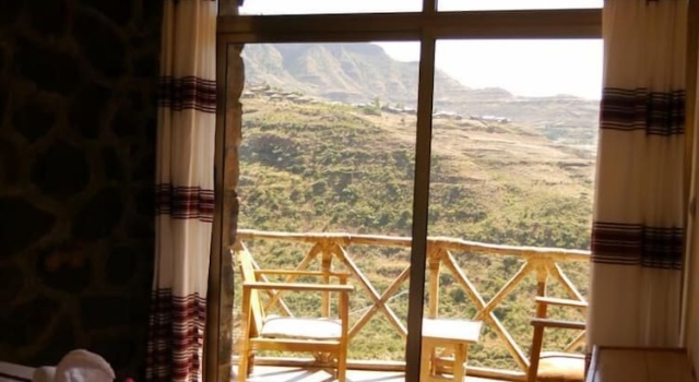Двухместный номер Standard с балконом и с видом на горы Sora Lodge Lalibela