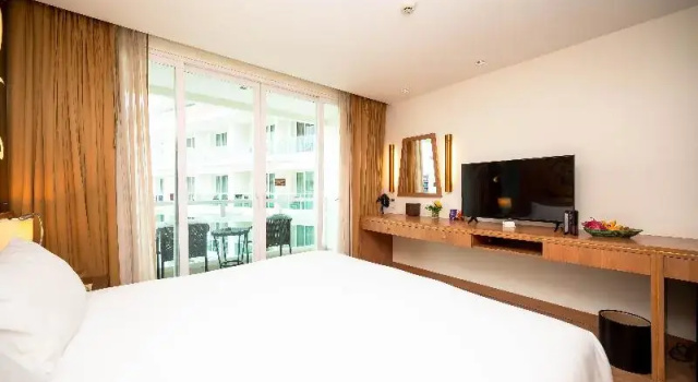 Двухместный номер Deluxe с балконом и с видом на бассейн Centara Nova Hotel Pattaya
