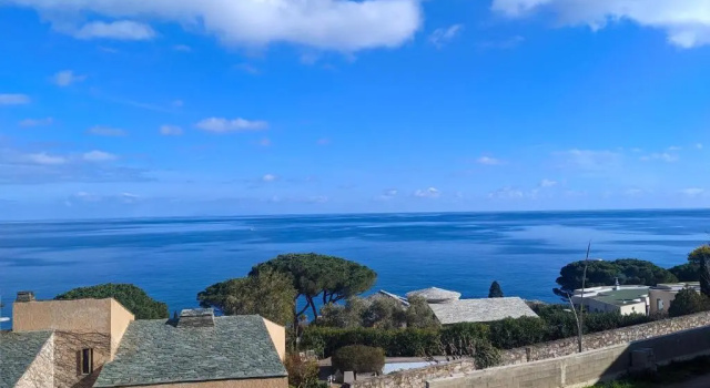 Superb apartment with sea view, 200m from beach
