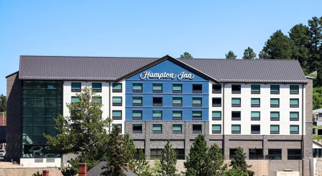 Hampton Inn Lead, Boek Hotel Lead 