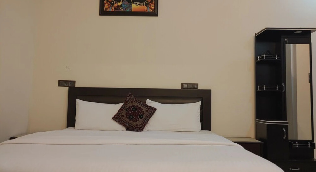 Апартаменты Royal с балконом Touristen Holiday Home A luxury Villa