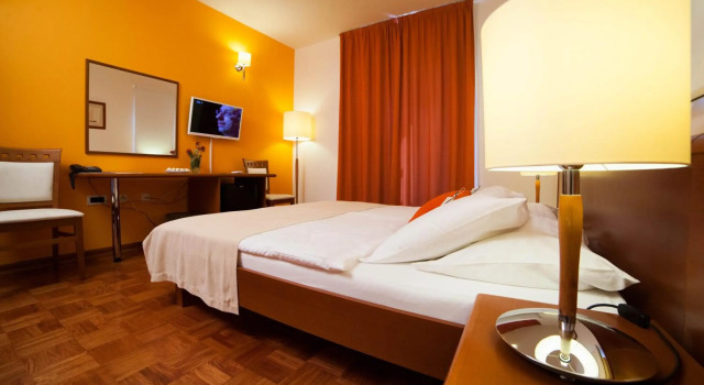 Hotel Manora, 予約 リゾート Nerezine ロシニ島