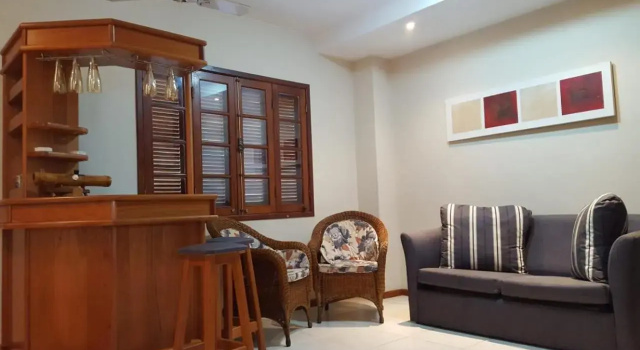 Casa Banho de Mar à 1 quadra da praia com Piscina, Wi-Fi e Ar condicionado, Забронировать Отель Отели штата Рио-де-Жанейро с парковкой, Парковка