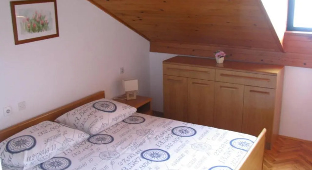 Apartment Marietta, Забронировать Апартаменты/квартира Трибунь Шибенско-Книнская жупания, рядом с Пристань для яхт Трибуни