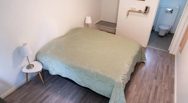 Номер Comfort By The Bridge Bed & Breakfast