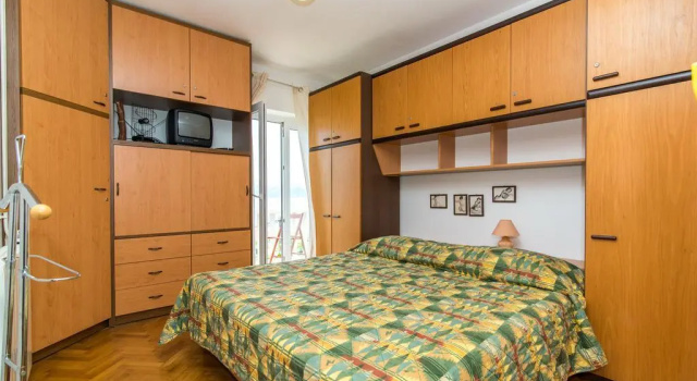 Apartments Vrandecic, Брондау Пәтер Split Region қаласындағы төсек алаңы бар қонақ үйлер, Тоқтау алаңы
