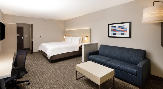 Двухместный люкс Holiday Inn Express & Suites Ft Myers Beach-Sanibel Gateway by IHG