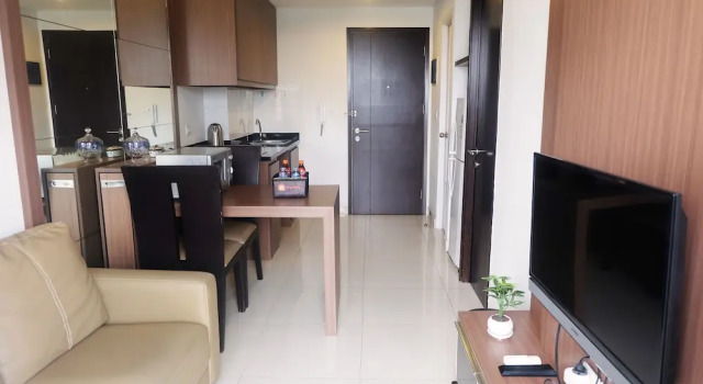 Westmark Apartment Near Taman Anggrek, Забронировать Апартаменты/квартира Отели Джакарты с бассейном, рядом с Торговый центр Neo SOHO, Бассейн