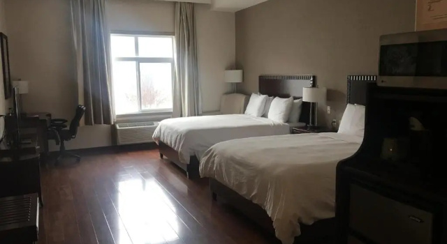 Days Inn & Suites by Wyndham Fort Saskatchewan, Rezervovat Hotel Fort Saskatchewan Central Alberta