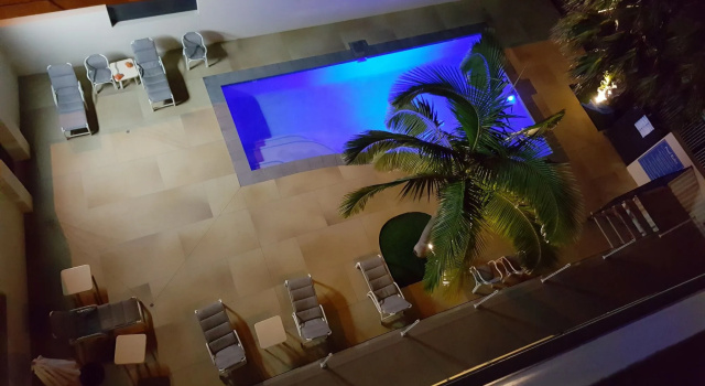 Wyuna Beachfront Holiday Apartments, Забронировать Апартаменты/квартира Отели Берли-Хедз с бассейном, Бассейн