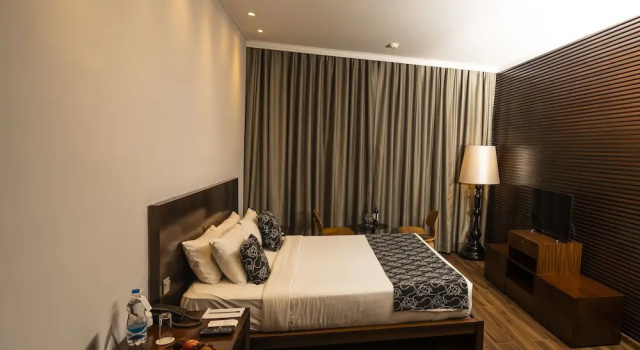 Summit Montana Suites & Spa at Mall, Забронировать Отель Отели Дарджилинг с бассейном, Бассейн