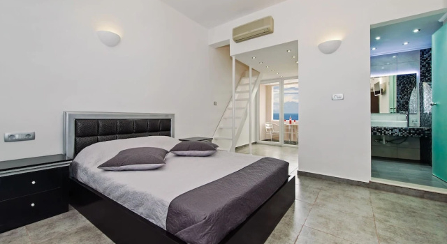 Номер Superior Дуплекс с балконом и с видом на море Gianna Suites
