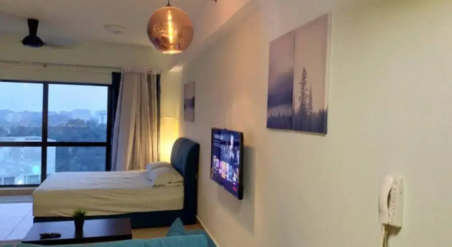 HB1614 ,Cyberjaya, Lake view, WiFi, Netflix, Free Parking, Gym, Swimming Pool, Basket Ball Court, Family play area, Забронировать Отель Сайберджая Селангор, рядом с Больница Путраджая